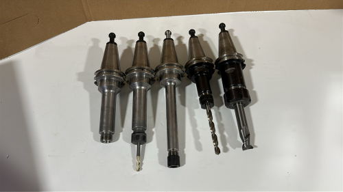 LOT OF (5) ASSORTED CAT40 TOOL HOLDERS, TO INCLUDE: SYIC, MARITOOL, ETC.