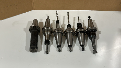 LOT OF (6) SYIC CAT40 TOOL HOLDERS