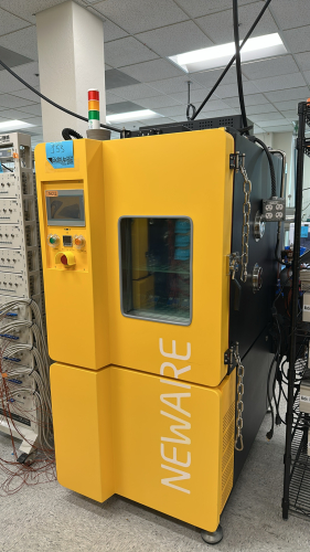NEWARE HIGH LOW TEMPERATURE TEST CHAMBER, MODEL: MGDW-255-40BFC-208V, S/N: M2302-369268