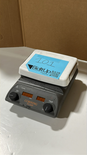 CORNING DIGITAL STIRRING HOT PLATE, MODEL: PC-420D