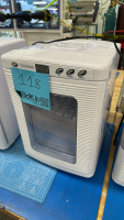 IVYX SCIENTIFIC 25L PRECISE TEMPERATURE CONTROL INCUBATOR, MODEL: XHC-25
