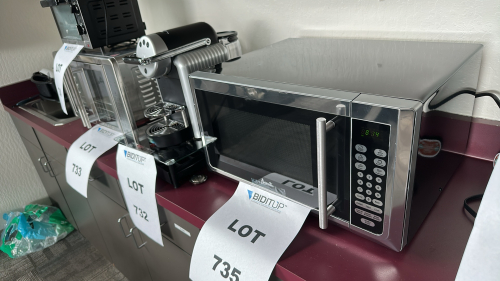 AVANTI MICROWAVE OVEN, MODEL: MT16K3S