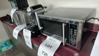AVANTI MICROWAVE OVEN, MODEL: MT16K3S