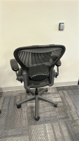 HERMAN MILLER AERON SIZE B MESH ADJUSTABLE OFFICE CHAIR, REAR TILT LIMITER, LUMBAR SUPPORT PAD (BROKEN SEAT) - 3