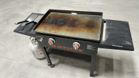BLACKSTONE 28" GRIDDLE 2-BURNER LIQUID PROPANE FLAT TOP GRILL, OVERALL DIMENSIONS: 53" x 17.5" x 33" - 2