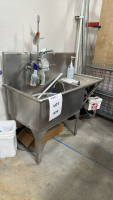JUST MANUFACTURING COMMERCIAL STAINLESS STEEL UTILITY SINK, DIMENSIONS: 62" x 27" x 72"