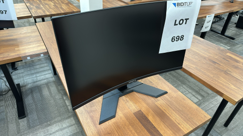 GIGABYTE 32" LCD DISPLAY MONITOR, MODEL: M32UC, S/N: 23140B005923