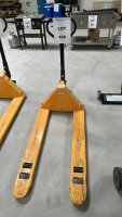 ULINE 5500LB CAPACITY STANDARD FORK PALLET TRUCK, MODEL: H-1043