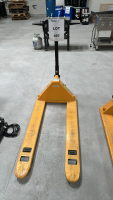 ULINE 5500LB CAPACITY STANDARD FORK PALLET TRUCK, MODEL: H-1043