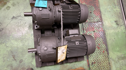 (2)SKK 5.5 KW Induction Motors