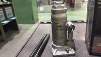 Pro-Lift B-006NC 6 Ton Hydraulic Jack