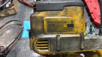 DeWALT DCGG571 Cordless Grease Gun - 3