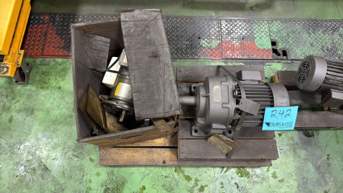 (1) Baldor 2.2 KW 3~ 1435 RPM Induction Motor. (1) Induction Motor