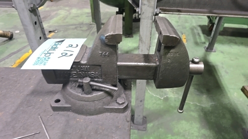 Made in USA 4" Reversible Jaw Vise