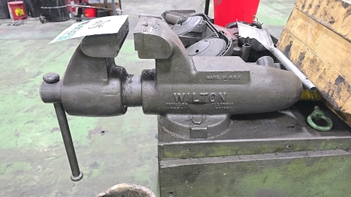 Wilton 8" Bench Vise