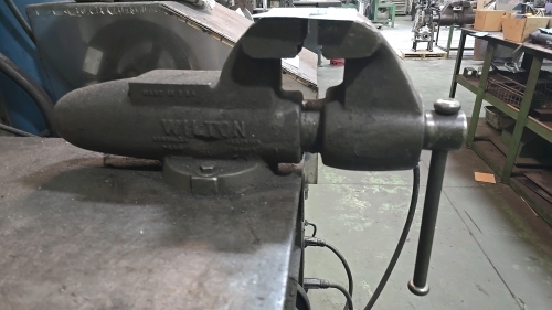 Wilton 8" Bench Vise