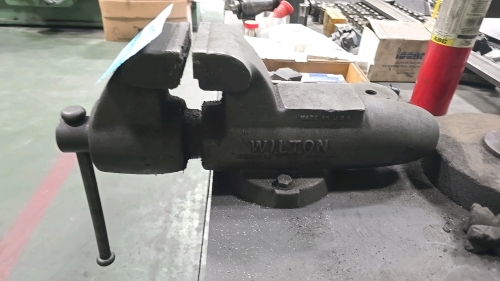 Wilton 8" Bench Vise
