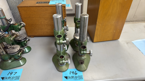 (4) Mikrokator Stands