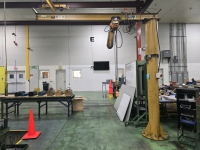 Contrx Industries Pivoting 1/2 Jib Crane and Ingersoll Rand Hoist