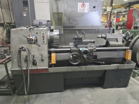 Clausing-Colchester 17"x60" Engine Lathe