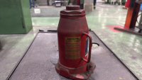 ProValue 1122-PV 20 Ton Bottle Jack - 3