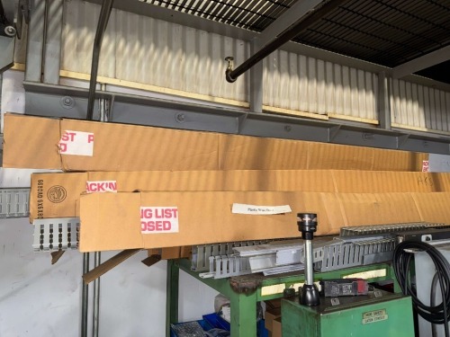 LOT OF ASSORTED PLASTIC WIRE DUCT