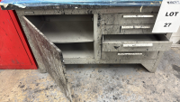 GLOBAL INDUSTRIAL 60 LBS CAPACITY SCALE WITH METAL CABINET - 4