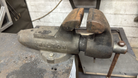 Wilton Bench Vise, Fixed Base, 4.5" Jaw Width, Bolt-Mount, WITH METAL TABLE - 2