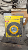 6&rdquo; BENCH GRINDER WITH (1) EXTRA DEWALT 6&rdquo; WHEEL AND (4) DEBURRING 6&rdquo; WHEELS - 2