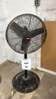 DAYTON 24&rdquo; PEDESTAL FAN