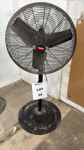 DAYTON 24&rdquo; PEDESTAL FAN