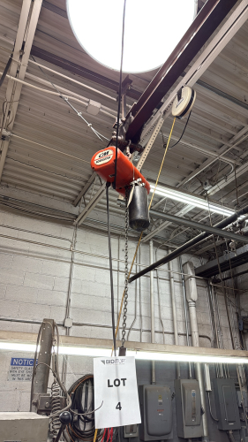 CM LOADSTAR 1/2&rdquo; TON POWER CHAIN HOIST WITH 18&rsquo; FT SPAN RAIL