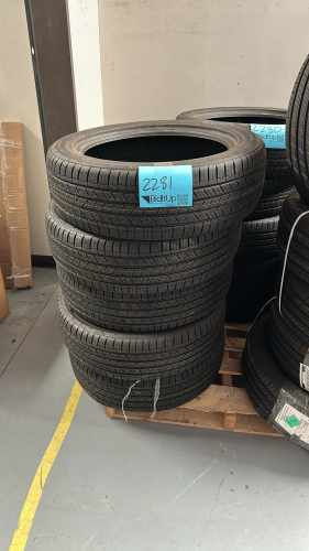 LOT OF (5) NEXEN ROADIAN GTX SIZE: 205/60R19