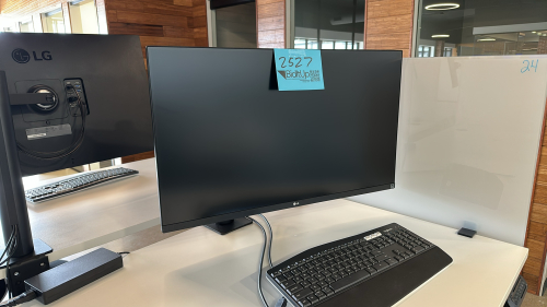 LG 32&rdquo; MONITOR MODEL: 32BN88U-B WITH ARM BAR