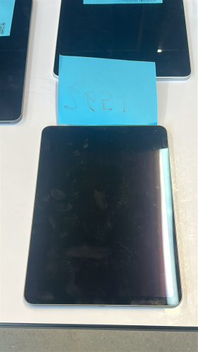 Apple iPad Air model: A2588