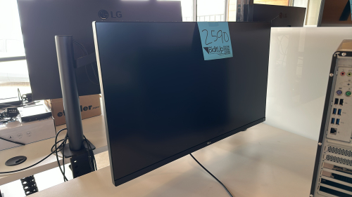LG 32&rdquo; MONITOR MODEL: 32UN880-B