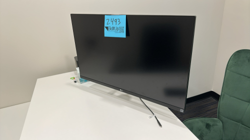 LG 32 MONITOR MODEL: 32BN88U-B WITH ARM BAR
