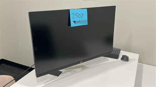 LG 32 MONITOR MODEL: 32BN88U-B WITH ARM BAR