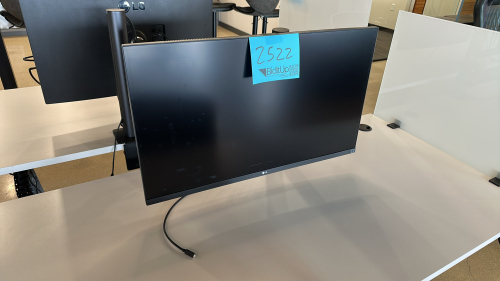 LG 32&rdquo; MONITOR MODEL: 32BN88U-B WITH ARM BAR