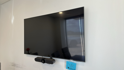 SAMSUNG TV MOUNTED ON WALL