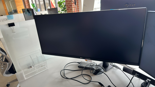 LG 34&rdquo; MONITOR MODEL: 34WN780 WITH ARM BAR