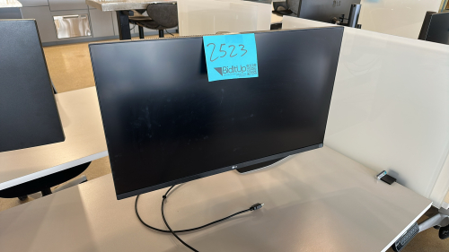 LG 32&rdquo; MONITOR MODEL: 32BN88U-B WITH ARM BAR