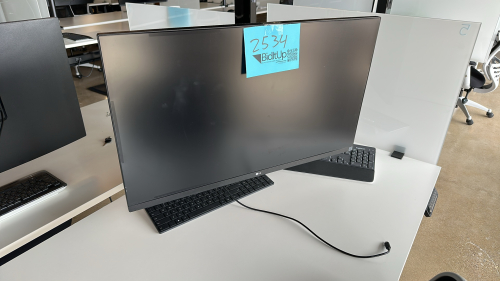 LG 32&rdquo; MONITOR MODEL: 32BN88U-B WITH ARM BAR