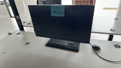 LG 32&rdquo; MONITOR MODEL: 32BN88U-B WITH ARM BAR