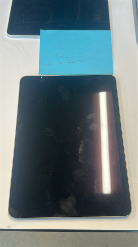 Apple IPad Model: A2316