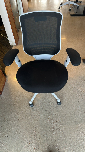 LOT OF (6) OFFICE CHAIRS & (1) BLACK OFFICE CHAIR