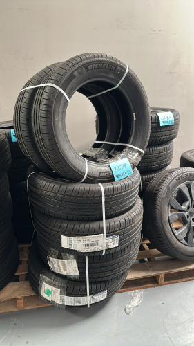 LOT OF (6) MICHELIN PRIMACY TOUR A/S TIRES SIZE 235/60 R18