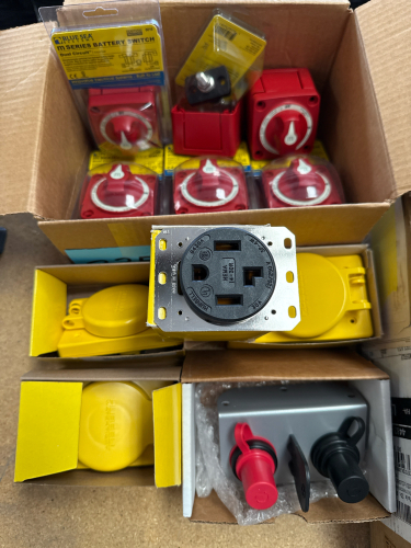 LOT OF ASSTD RECEPTACLES & DUAL CIRCUIT BATTERY SWITCHES