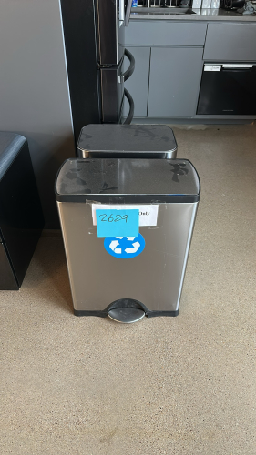 (2) Trash cans