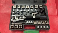 Matco Tools Universal Hydraulic Flaring Tool Set Model: AC72475A